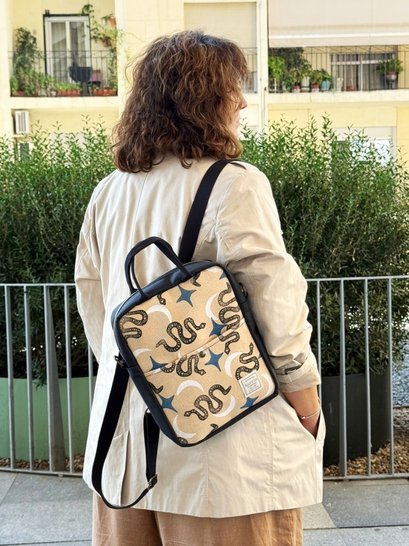Mochila Cubo "Serpientes y lunas" - Imagen 4